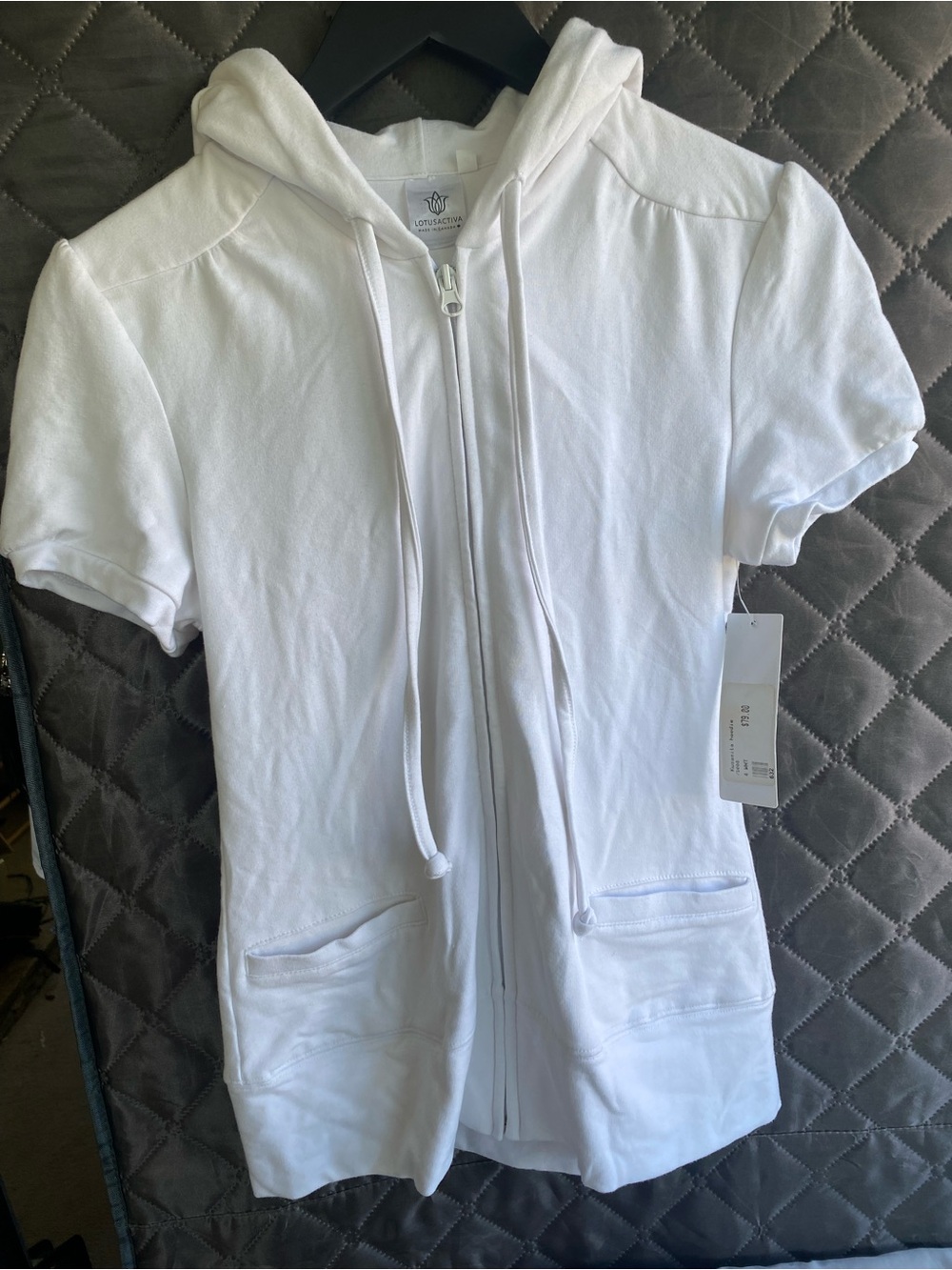Lotus Activa White Short Sleeve Zip-Up Hoodie NWT - Size 4